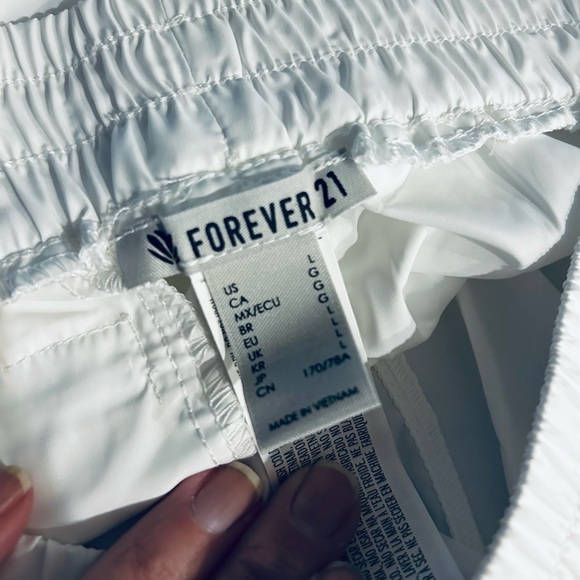 ✅NWT Forever 21 Short Size L - Picture 7 of 8